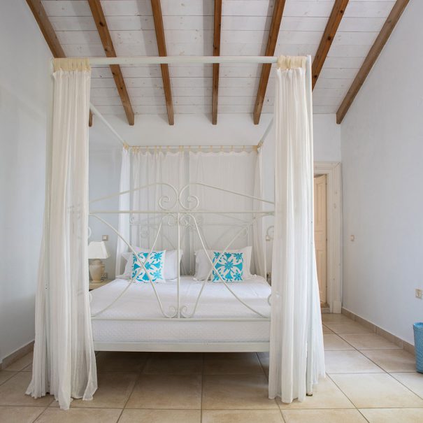 katavoloshousecorfu.com_indoor_bedroom-1600